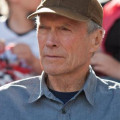 Aos 82 anos, Clint Eastwood emociona em ‘Curvas da Vida’