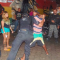 Polícia fecha danceteria, prende pessoas com drogas e apreende um menor