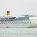 Artesanato alagoano atrai turistas que chegam a Maceió no navio Pacífica