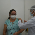 Pacientes renais e adultos com Down estão na nova fase da vacinação em Alagoas