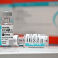 Covid-19: municípios com menor IDH têm taxas de vacinação mais baixas