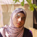 Poeta feminista palestina morre aos 32 anos durante bombardeio em Gaza