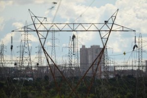 Linhas de transmissão de energia do sistema elétrico nacional (Fábio Rodrigues Pozzebom / Agência Brasil)